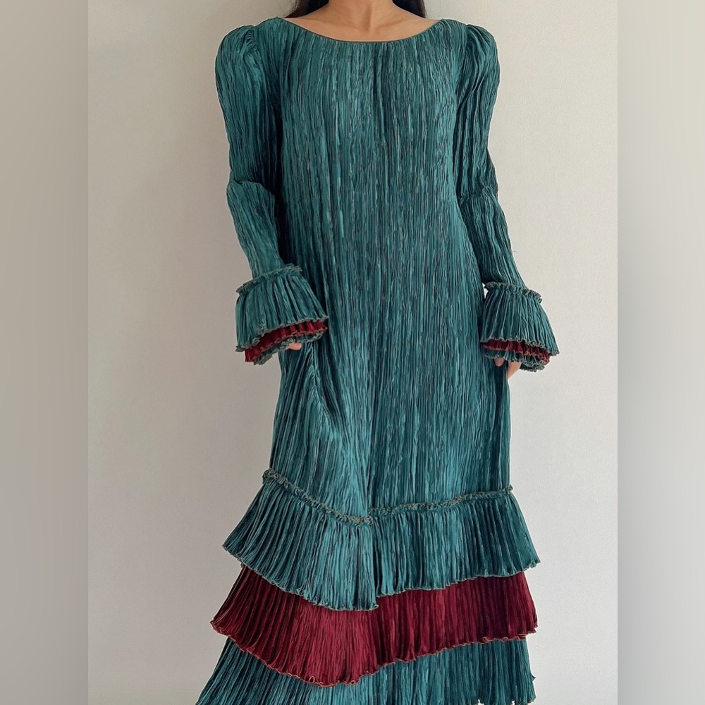 Calling all Vintage Lovers!!!!! 80’s Mary McFadden Vintage Teal Dress!